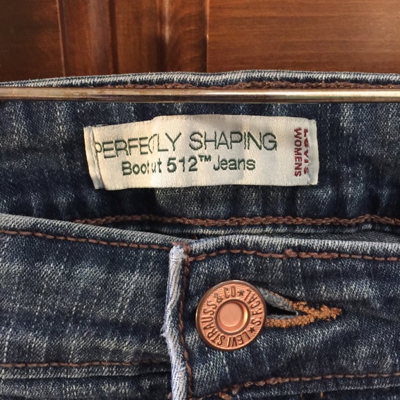 ▫️Levi’s Perfectly Shaping Boot Cut 512 Jeans - Picture 9 of 11